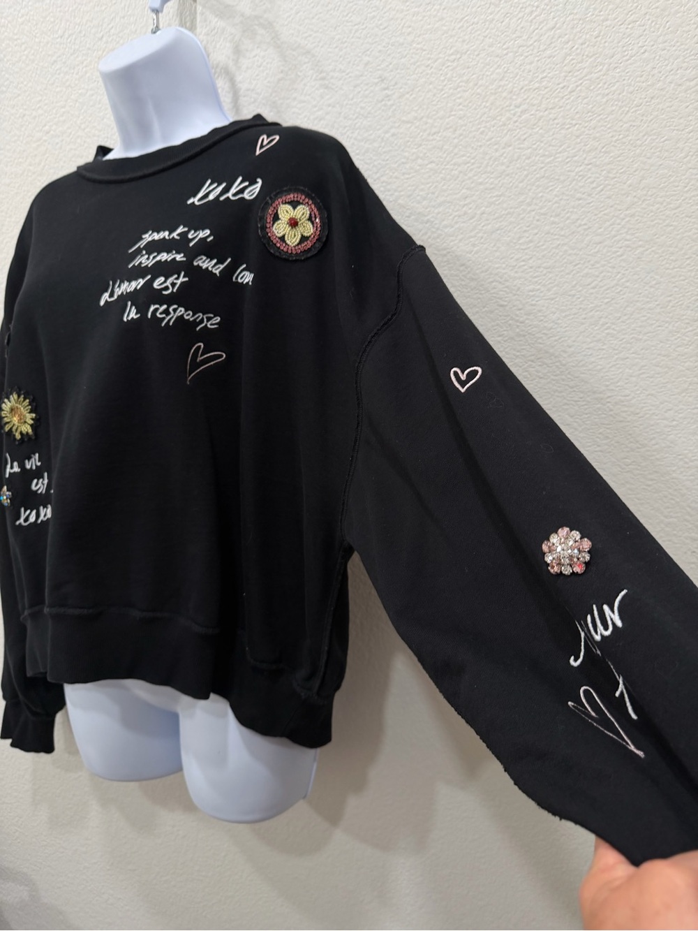 CINQ A’ SEPTBlack Embellished Crewneck Sweater with Floral Appliqués SIZE L $120